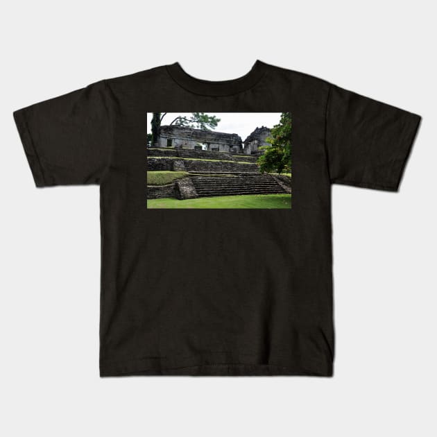 Mexique - Palenque, site Maya Kids T-Shirt by franck380